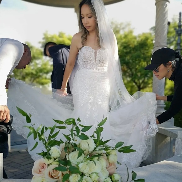 Essense of Australia d2819 wedding dress - Picture 1 of 3